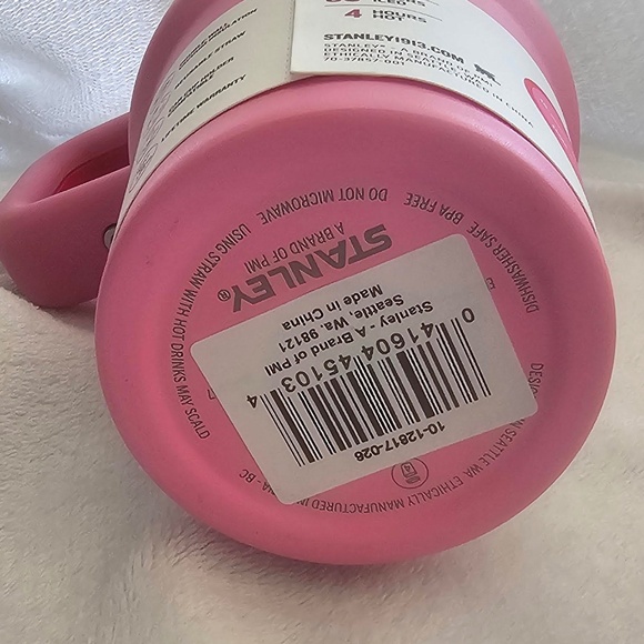 Stanley Valentines Day Heart 20 oz Exclusive Target Sweet Hearts Tumbler IN HAND - Picture 4 of 4